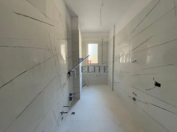Tirane, shitet apartament 2+1+Ballkon Kati 6, 112 m² 111.840 € (Paskuqan)