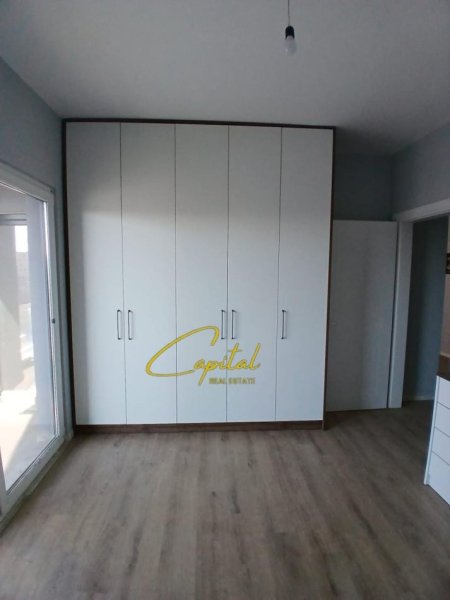 Tirane, jepet me qera apartament 1+1 Kati 7, 77 m² 500 € (RRUGA 5 MAJI)