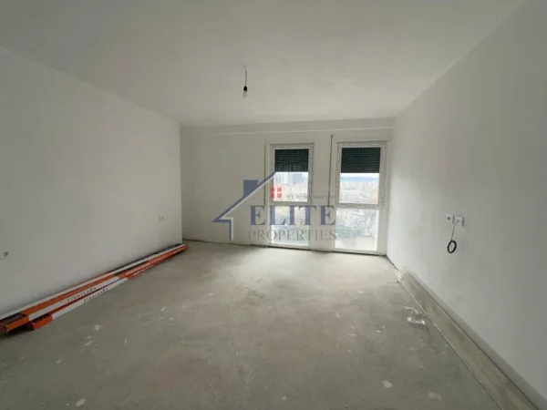 Tirane, shitet apartament 2+1+Ballkon Kati 6, 107 m² 151.340 € (Rruga Dine Hoxha)