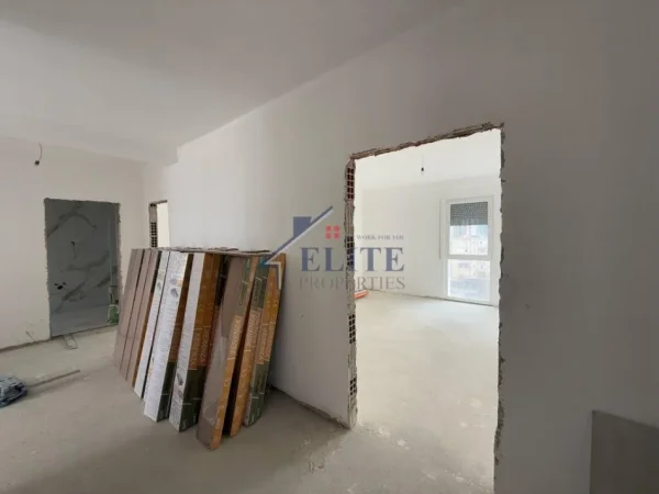 Tirane, shitet apartament 2+1+Ballkon Kati 6, 107 m² 151.340 € (Rruga Dine Hoxha)