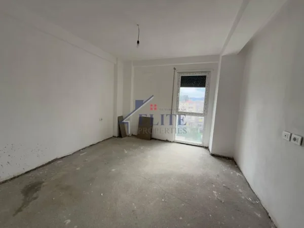 Tirane, shitet apartament 2+1+Ballkon Kati 6, 107 m² 151.340 € (Rruga Dine Hoxha)