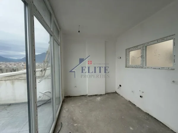 Tirane, shitet apartament 2+1+Ballkon Kati 6, 107 m² 151.340 € (Rruga Dine Hoxha)