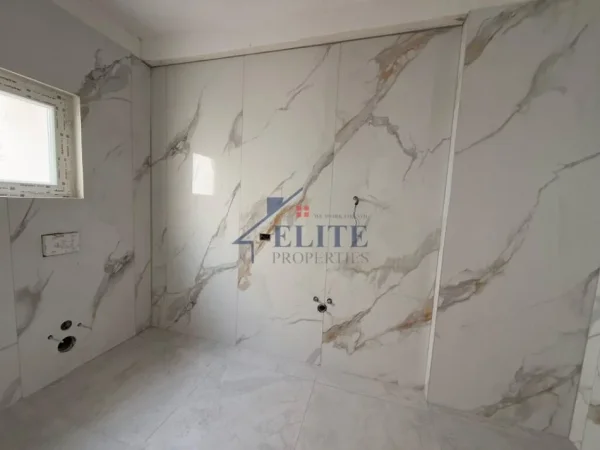 Tirane, shitet apartament 2+1+Ballkon Kati 6, 107 m² 151.340 € (Rruga Dine Hoxha)