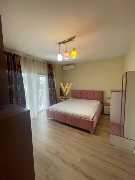 Tirane, jepet me qera apartament 3+1+Ballkon Kati 6, 135 m² 1.200 € (KOPSHTI ZOOLOGJIK)