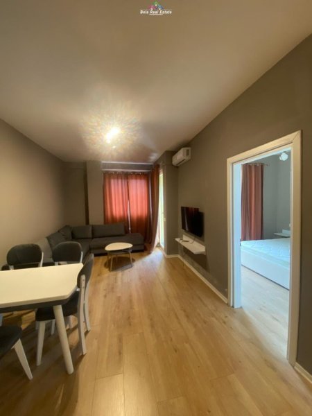 Tirane, jepet me qera apartament 1+1+Ballkon Kati 10, 72 m² 400 € (yzberisht)