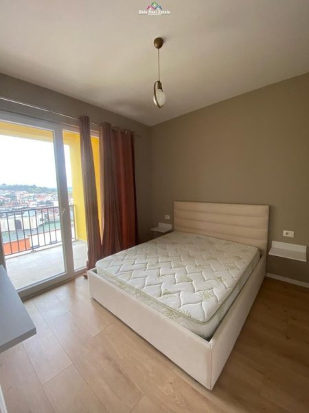 Tirane, jepet me qera apartament 1+1+Ballkon Kati 10, 72 m² 400 € (yzberisht)