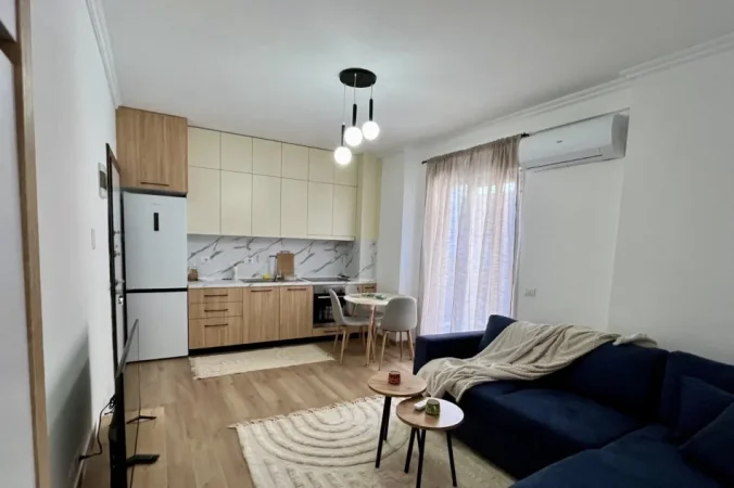 Tirane, jepet me qera apartament 1+1 Kati 6, 65 m² 450 € (Jepet Super Apartamenti 1+1 Tek Kompleksi i Ri i Pallateve tek Xhamia ne Selite)