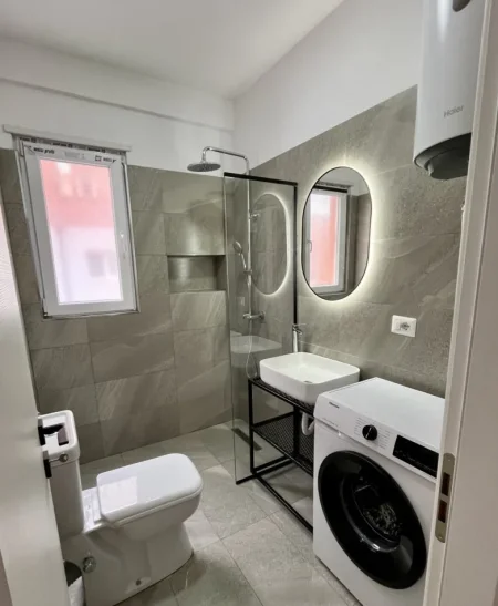 Tirane, jepet me qera apartament 1+1 Kati 6, 65 m² 450 € (Jepet Super Apartamenti 1+1 Tek Kompleksi i Ri i Pallateve tek Xhamia ne Selite)