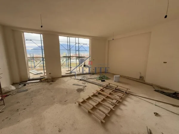 Tirane, shitet apartament 3+1+Ballkon Kati 6, 151 m² 307.800 € (Bulevardi i Ri)