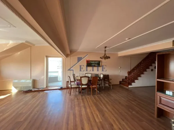 Tirane, shitet apartament duplex 4+1+Ballkon Kati 7, 285 m² 650.000 € (Blloku)