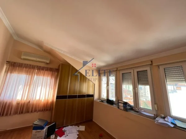 Tirane, shitet apartament duplex 4+1+Ballkon Kati 7, 285 m² 650.000 € (Blloku)