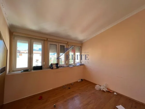 Tirane, shitet apartament duplex 4+1+Ballkon Kati 7, 285 m² 650.000 € (Blloku)