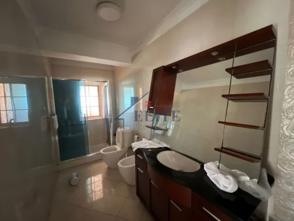 Tirane, shitet apartament duplex 4+1+Ballkon Kati 7, 285 m² 650.000 € (Blloku)