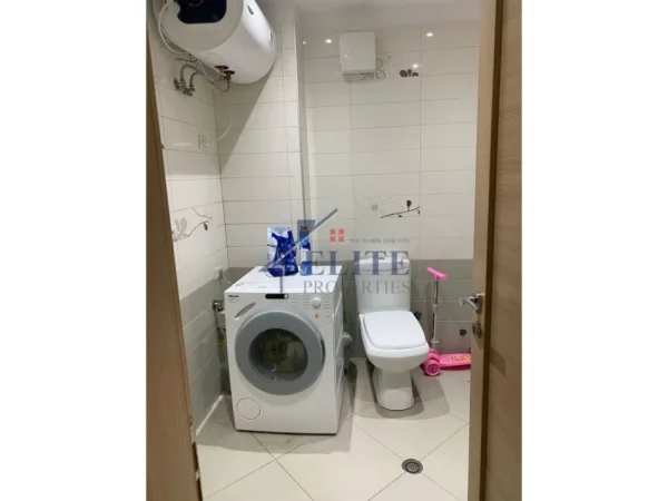 Tirane, shitet apartament 2+1+Ballkon Kati 5, 127 m² 216.240 € (Tregu Eletrik)