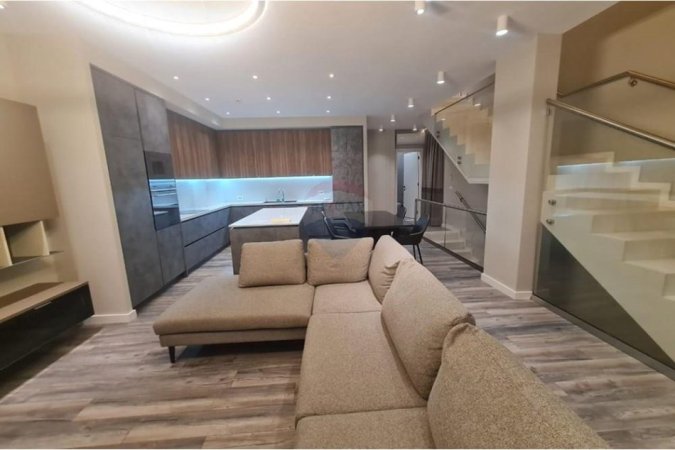 Tirane, jap me qera Vile 3+1+Aneks+Ballkon Kati 2, 270 m² 3.000 € 