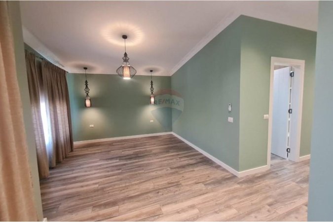 Tirane, jap me qera Vile 3+1+Aneks+Ballkon Kati 2, 270 m² 3.000 € 