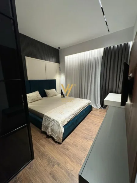 Tirane, jepet me qera apartament 3+1+Ballkon Kati 15, 167 m² 2.500 € (RRUGA E KAVAJES)