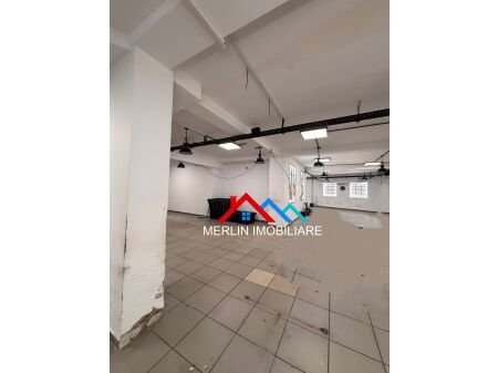 Tirane, jepet me qera ambjent biznesi Kati 0, 700 m² 5.000 € (STADIUMI DINAMO)