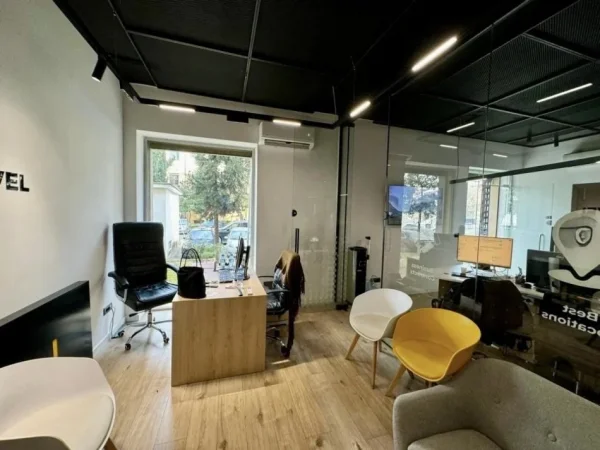 Tirane, jepet me qera , 55 m² 1.000 € 