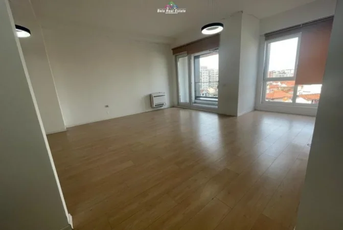 Tirane, jepet me qera zyre Kati 5, 114 m² 700 € (21 dhjetori)