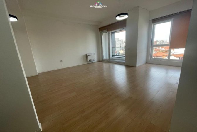 Tirane, jepet me qera zyre Kati 5, 114 m² 700 € (21 dhjetori)