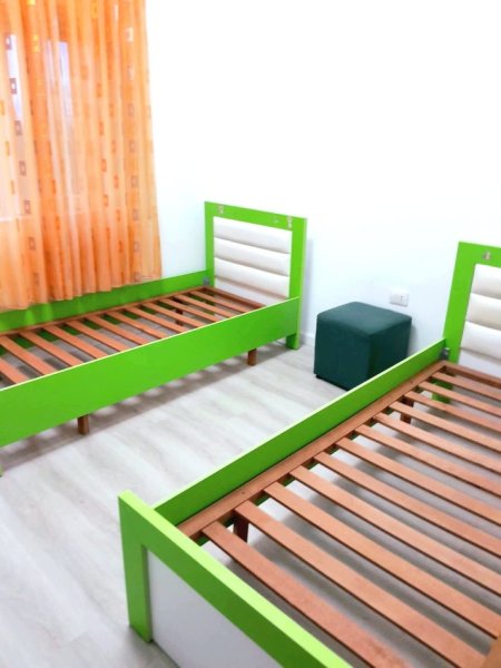 Tirane, jepet me qera apartament 2+1 Kati 5, 90 m² 680 € (kopshti botanik)