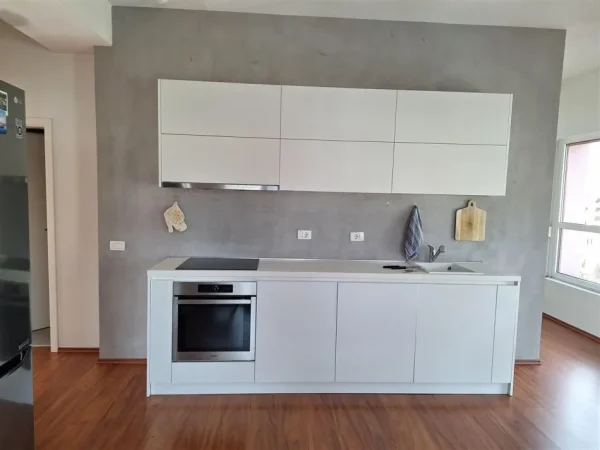 Shqiperi, jepet me qera apartament 2+1 Kati 5, 85 m² 550 € (Ali Demi)