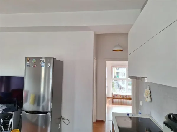 Shqiperi, jepet me qera apartament 2+1 Kati 5, 85 m² 550 € (Ali Demi)