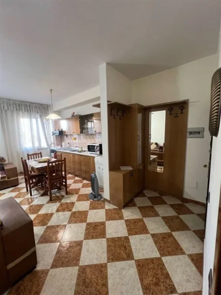 Tirane, jepet me qera apartament 2+1 Kati 6, 76 m² 600 € (Vasil Shanto)