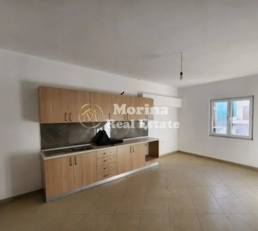 Tirane, jepet me qera apartament 2+1 Kati 3, 100 m² 300 € (Ali Demi)