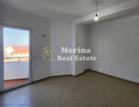 Tirane, jepet me qera apartament 2+1 Kati 3, 100 m² 300 € (Ali Demi)