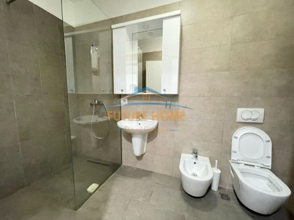 Tirane, jepet me qera apartament 2+1+Ballkon Kati 4, 95 m² 750 € (Rezidenca Quartum, Rruga Panorama)
