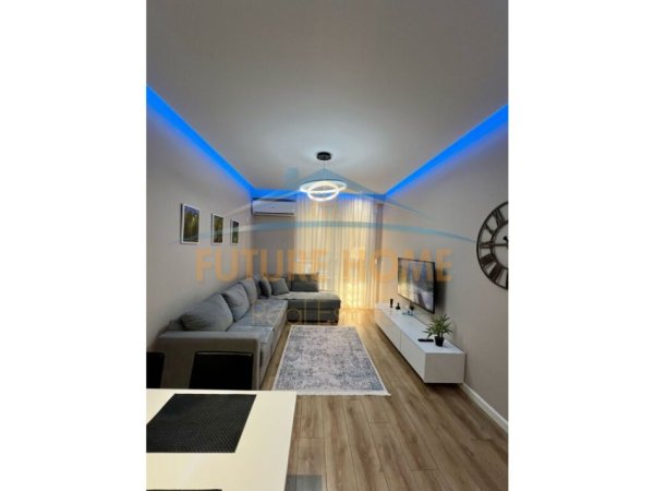 Tirane, jepet me qera apartament 1+1+Ballkon Kati 1, 71 m² 850 € (Niku Construction, Komuna e Parisit)