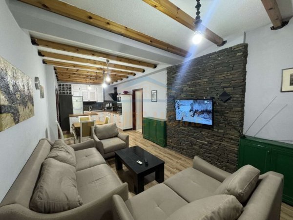Tirane, jepet me qera apartament 2+1+Ballkon Kati 3, 100 m² 470 € (Unaza e Re)