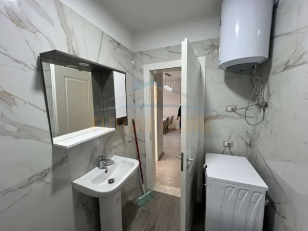 Tirane, jepet me qera apartament 1+1+Ballkon Kati 4, 500 € (Unaza e Re)