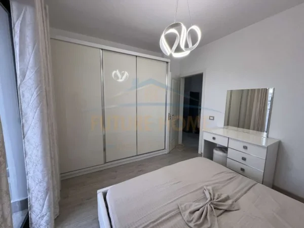 Tirane, jepet me qera apartament 1+1+Ballkon Kati 4, 500 € (Unaza e Re)