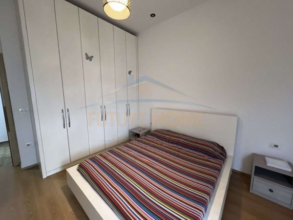 Tirane, jepet me qera apartament 1+1+Ballkon Kati 9, 89 m² 420 € (Unaza e Re)