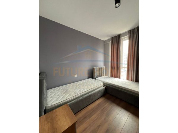 Tirane, jepet me qera apartament 2+1+Ballkon+Post Parkimi, Kati 5, 100 m² 850 €, Rezidenca Clover,  (Fusha e Aviacionit)
