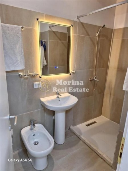 Tirane, jepet me qera apartament 2+1+Ballkon Kati 2, 120 m² 500 € 