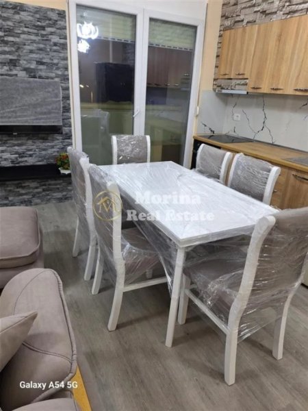 Tirane, jepet me qera apartament 2+1+Ballkon Kati 2, 120 m² 500 € 