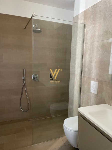 Vlore, jepet me qera apartament 2+1+Ballkon Kati 1, 133 m² 1.250 € (VLORE)