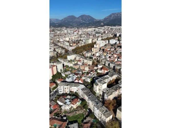Tirane, jepet me qera apartament Kati 1, 87 m² 550 € (Tregu Elekrik)