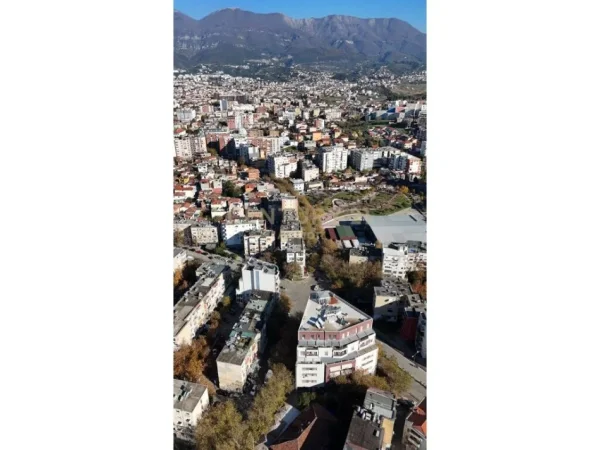 Tirane, jepet me qera apartament Kati 1, 87 m² 550 € (Tregu Elekrik)