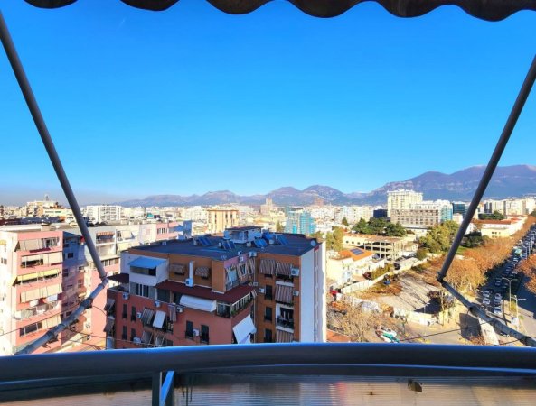 Tirane, jepet me qera apartament 1+1 Kati 9, 520 € (tek rringu zogu i zi)