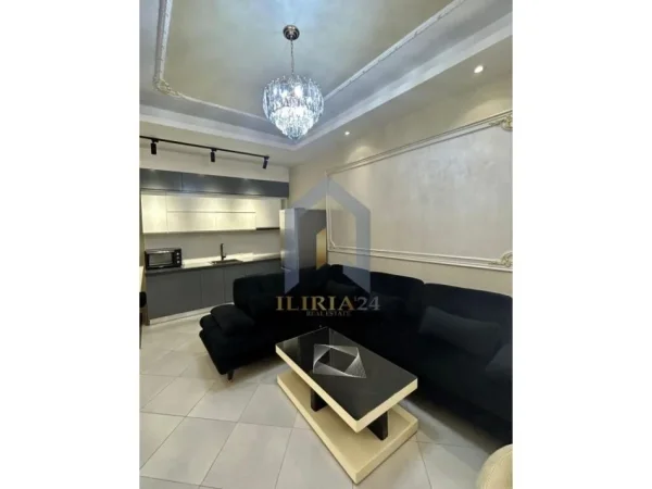 Tirane, jepet me qera apartament 2+1+Ballkon Kati 5, 95 m² 700 € (Don Bosko)