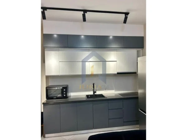 Tirane, jepet me qera apartament 2+1+Ballkon Kati 5, 95 m² 700 € (Don Bosko)