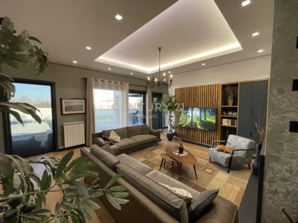 Tirane, shitet Vile 2 Katshe , 500 m² 1.450.000 € (mjulle bathore)