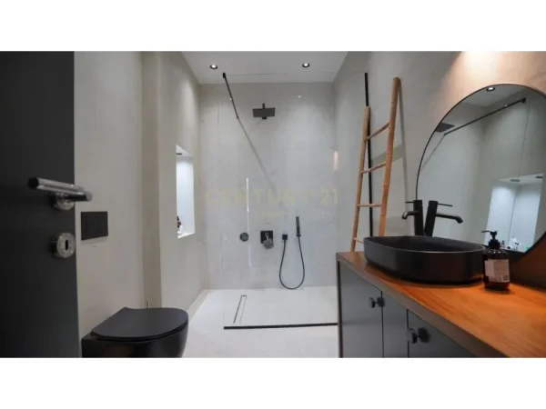 Tirane, shitet Vile 2 Katshe , 500 m² 1.450.000 € (mjulle bathore)