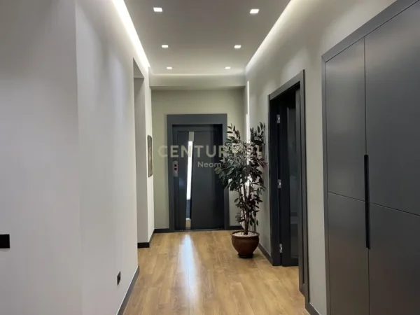 Tirane, shitet Vile 2 Katshe , 500 m² 1.450.000 € (mjulle bathore)