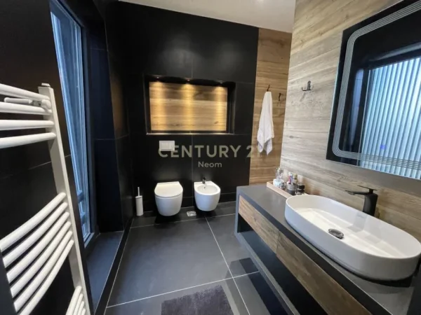 Tirane, shitet Vile 2 Katshe , 500 m² 1.450.000 € (mjulle bathore)